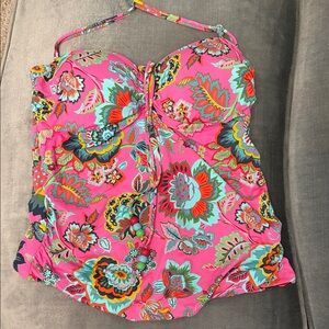 Jessica Simpson bathing suit top